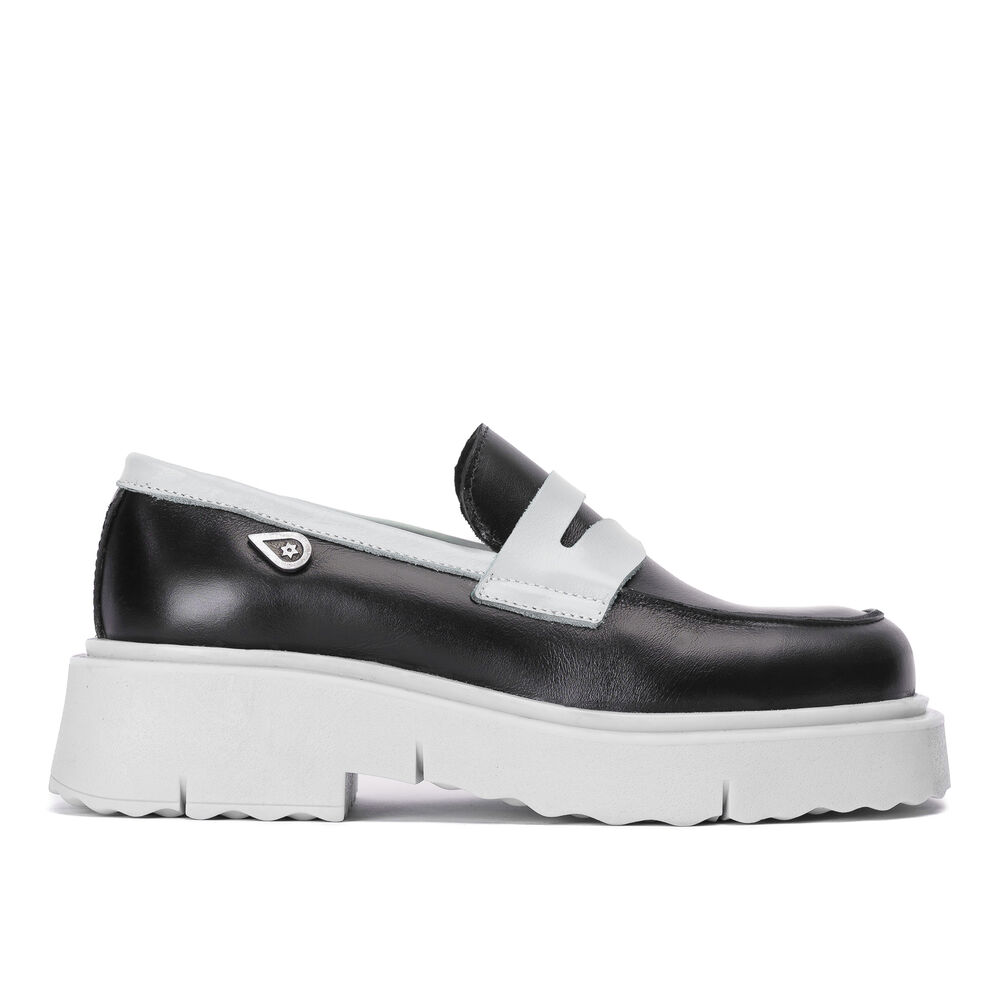 Mocasín Cuero Mármara Negro Celeste Landazuri image number 0.0