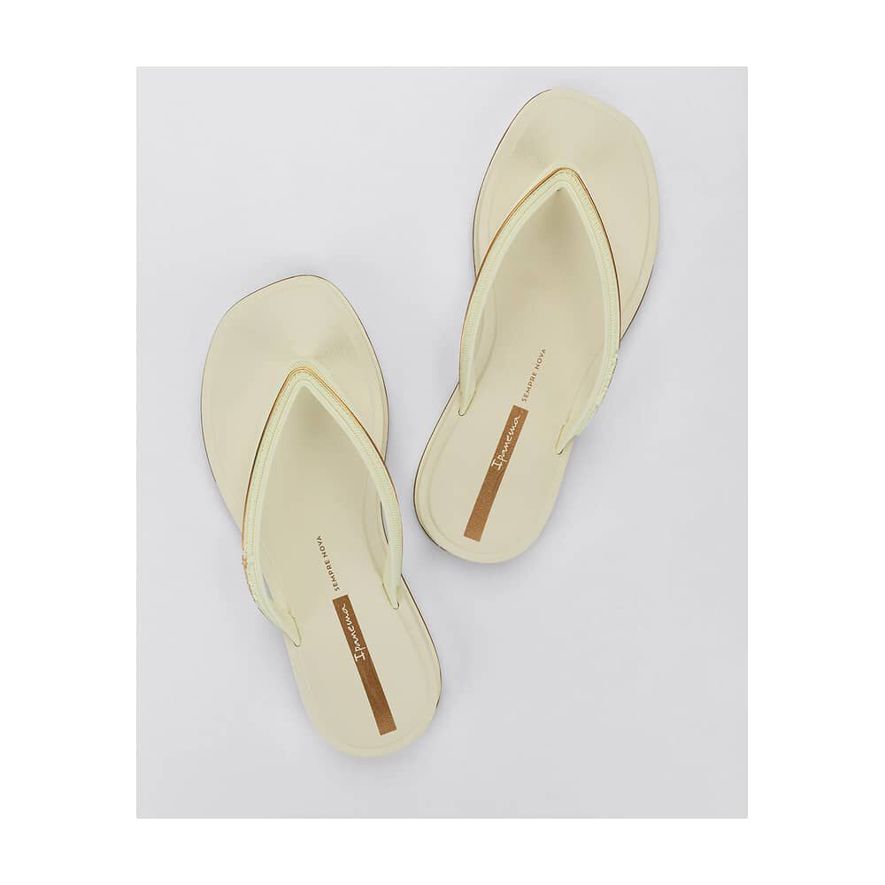 Sandalia Mujer Beige Glow Ipanema image number 1.0