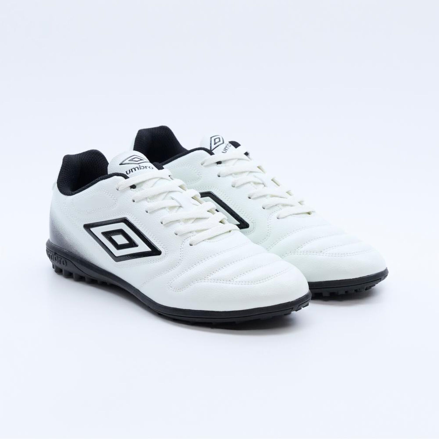 Zapatilla F&uacute;tbol Unisex Umbro Forza Iii Tf Blanco image number 4.0