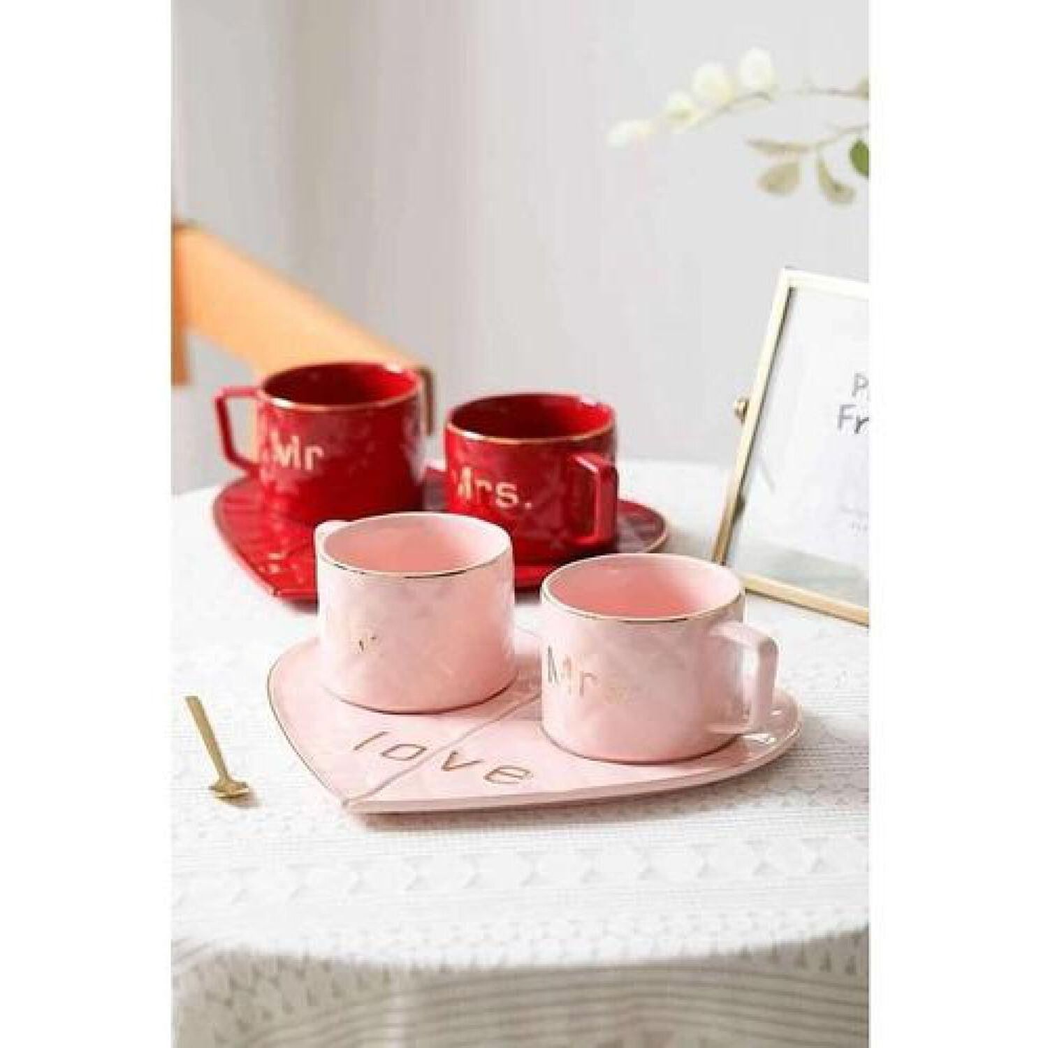 Set Enamorados Tazas, Platos, Cucharas Love Corazon Mr- Mrs image number 4.0