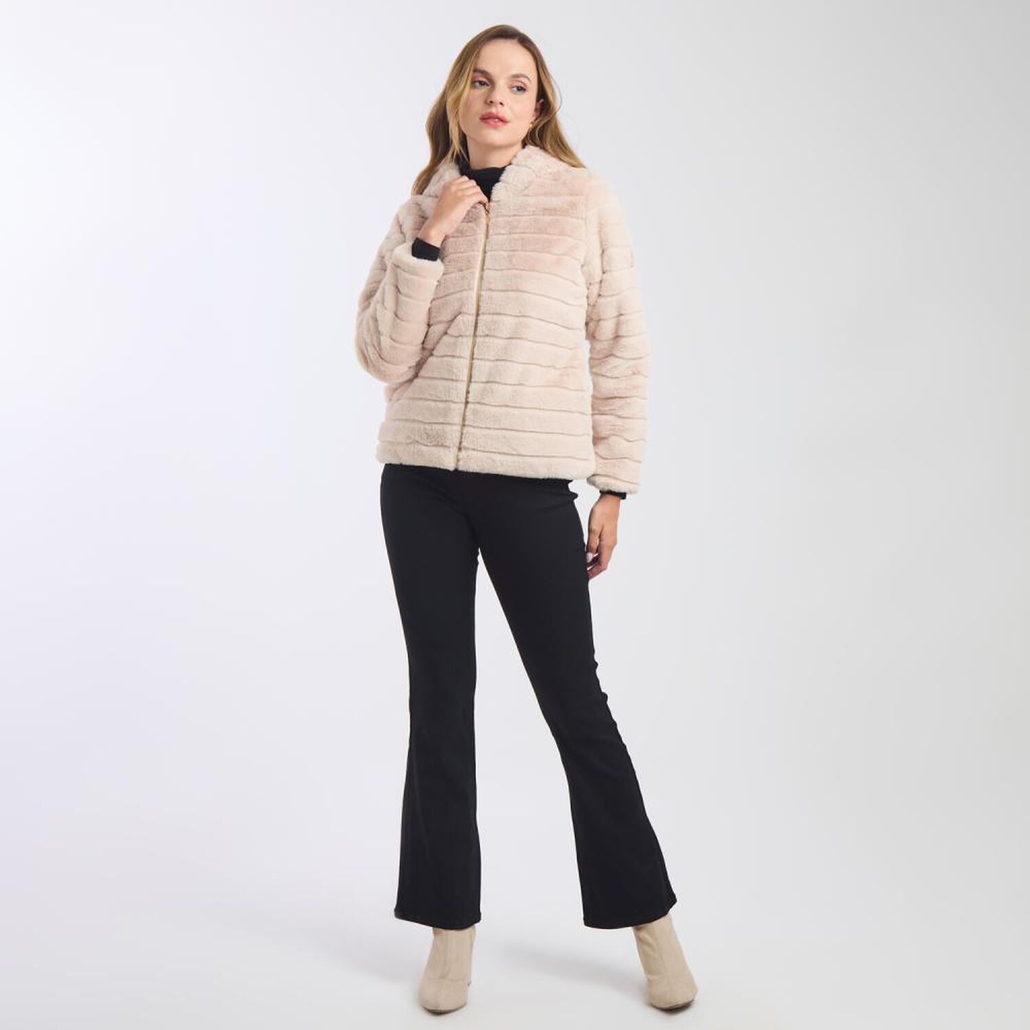 Chaqueta Fashion Regular Cuello Alto Con Capucha Mujer Kimera image number 1.0