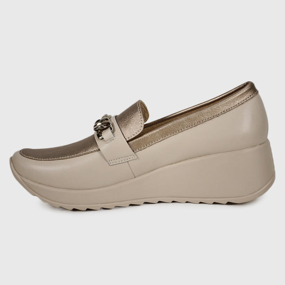 Mocasín Cuero Venisia Dorado image number 4.0