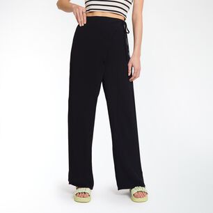 Pantalón Con Capa Y Amarras Tiro Medio Regular Mujer Freedom