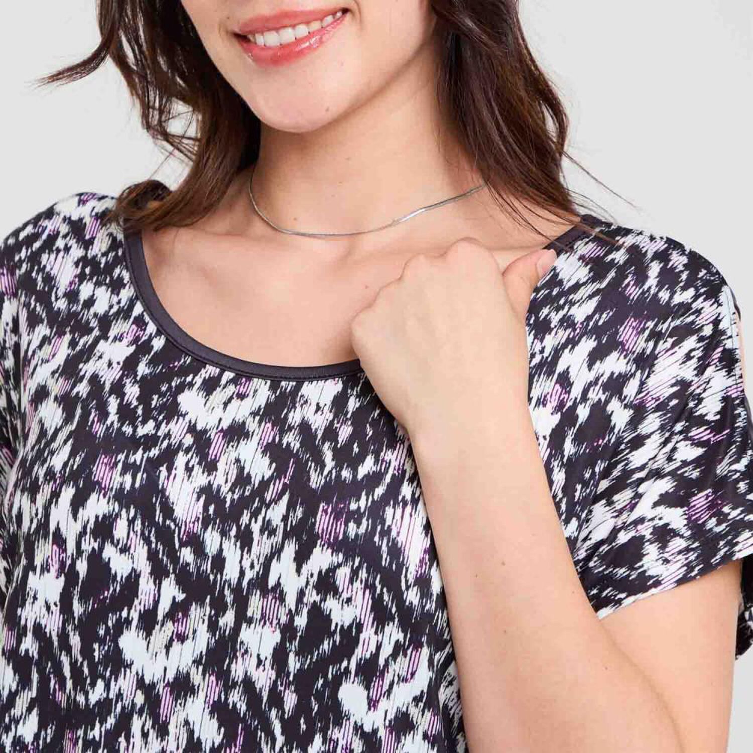 Polera Full Print Manga Corta Cuello Redondo Mujer Sexy Large image number 4.0