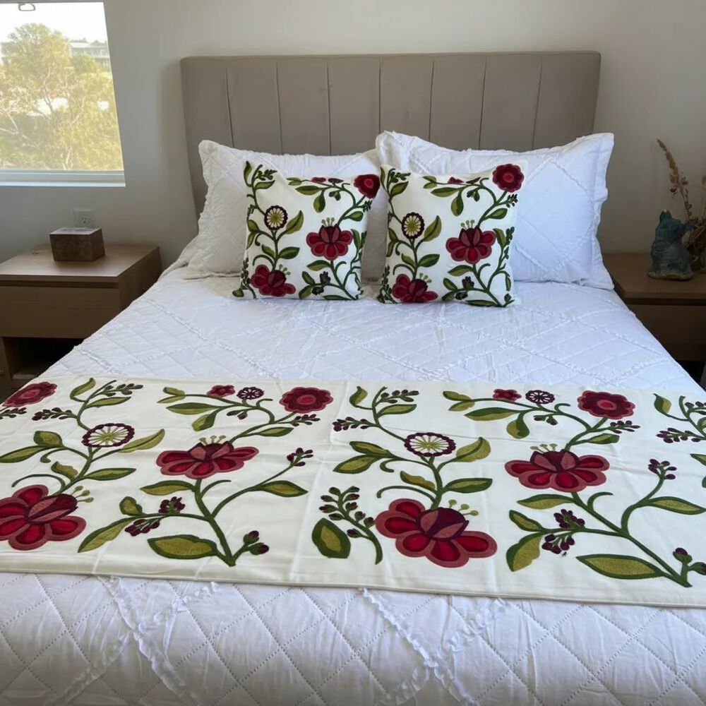 Set De Pieceras Bordadas + Fundas image number 4.0