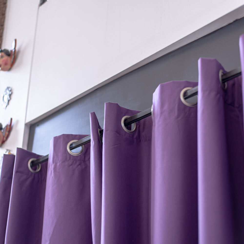 Cortina Tradicional 100% Blackout Morado image number 4.0