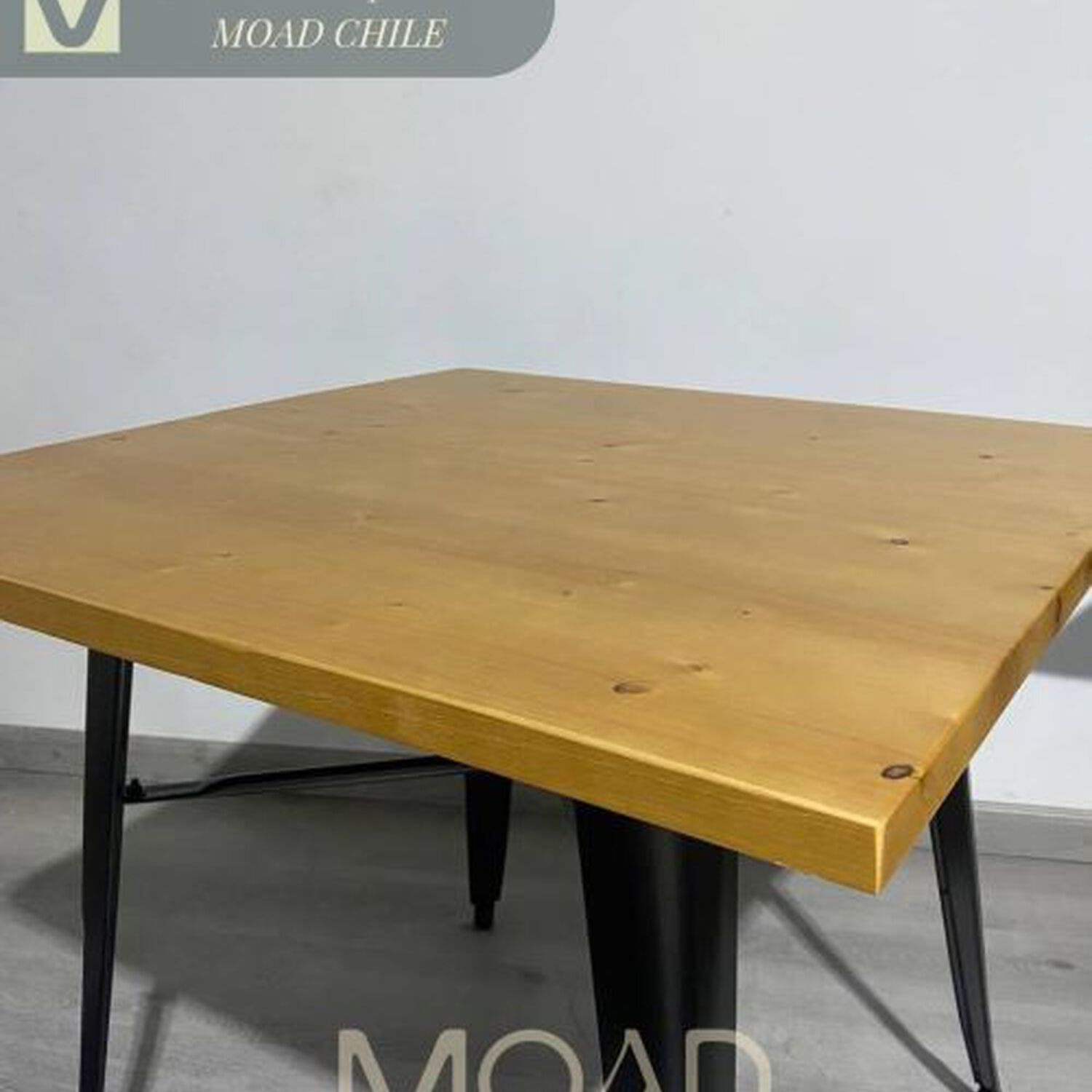 Mesa De Comedor Tolix 70x70cm Madera Clara image number 5.0