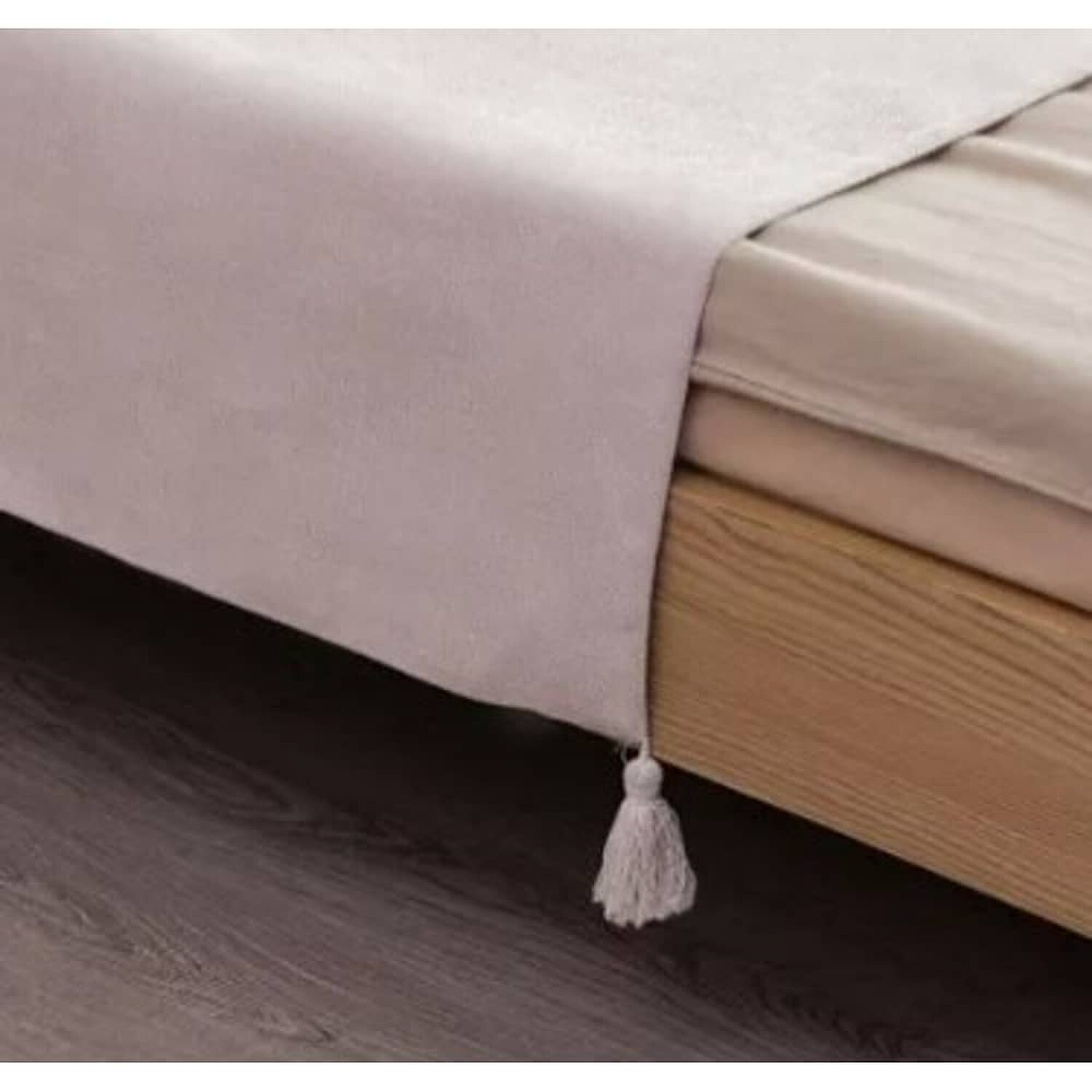 Piecera De Lino Con Pompones Medida 70x210cm King -2 Plazas. Crema image number 1.0