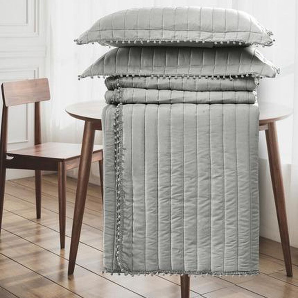 Quilt Andes Pom Pom Gris King image number 1.0