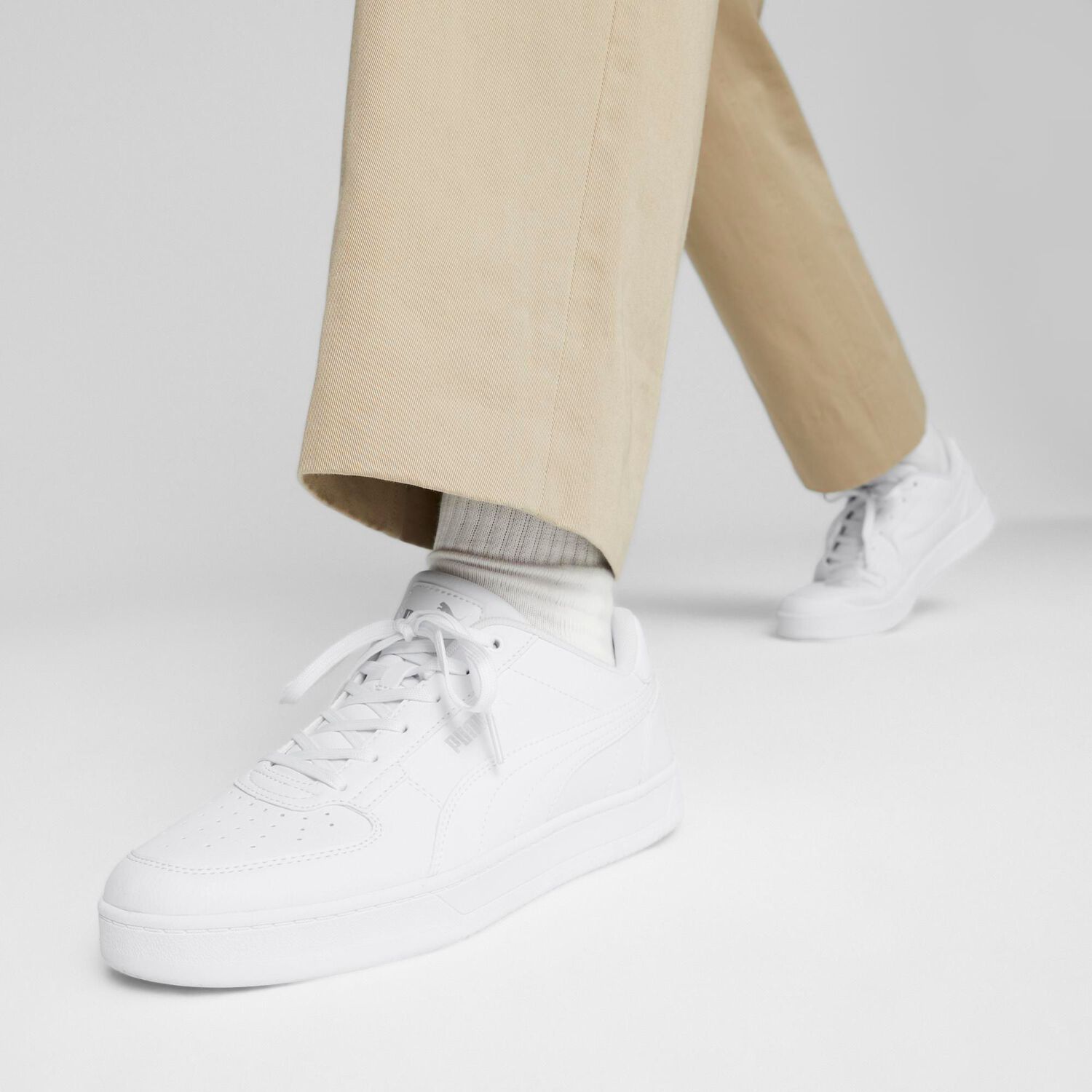 Zapatilla Puma Caven 2.0 Mujer Blanco image number 2.0