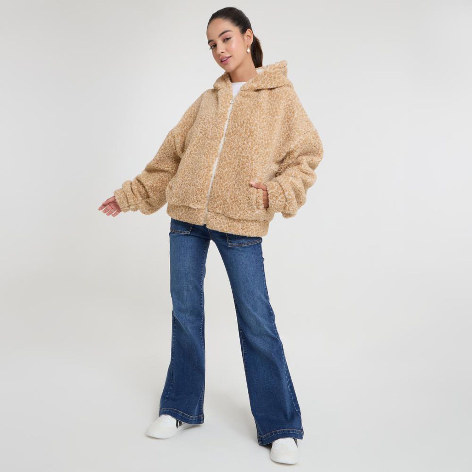 Chaqueta Regular Cuello Redondo Con Capucha Mujer Freedom image number 1.0