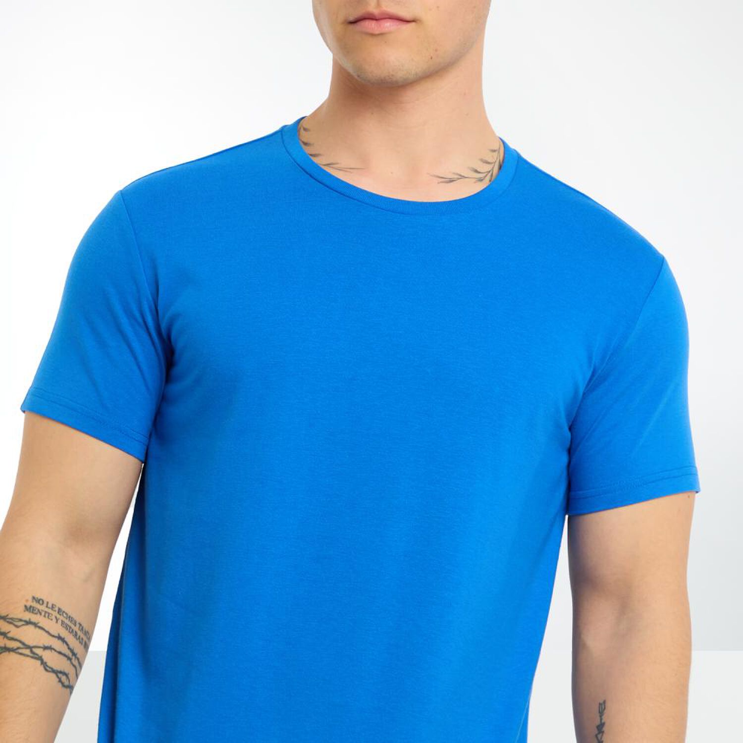 Polera Estampada Manga Corta Cuello Redondo Hombre Skuad image number 4.0