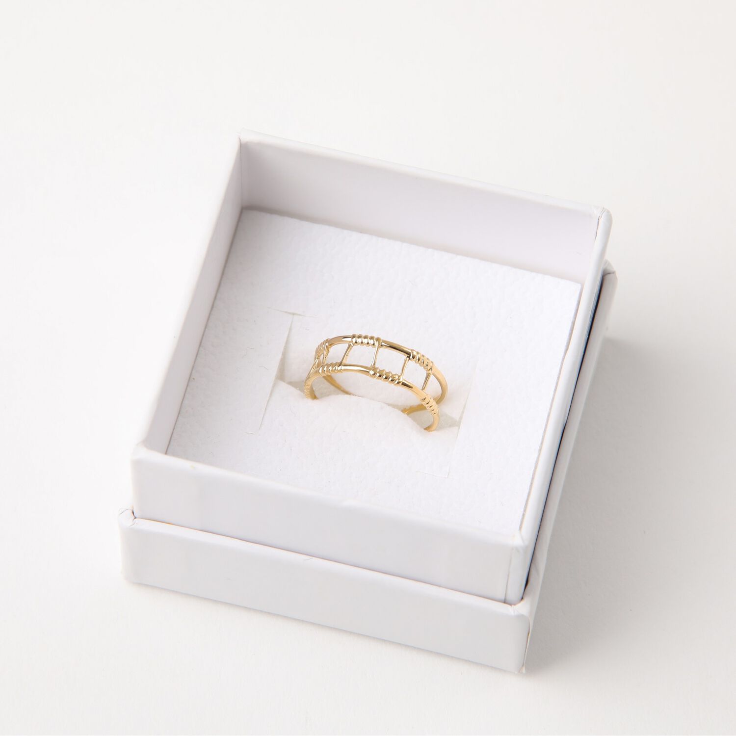 Anillo 19v69 Dorado Mujer Str473 image number 2.0