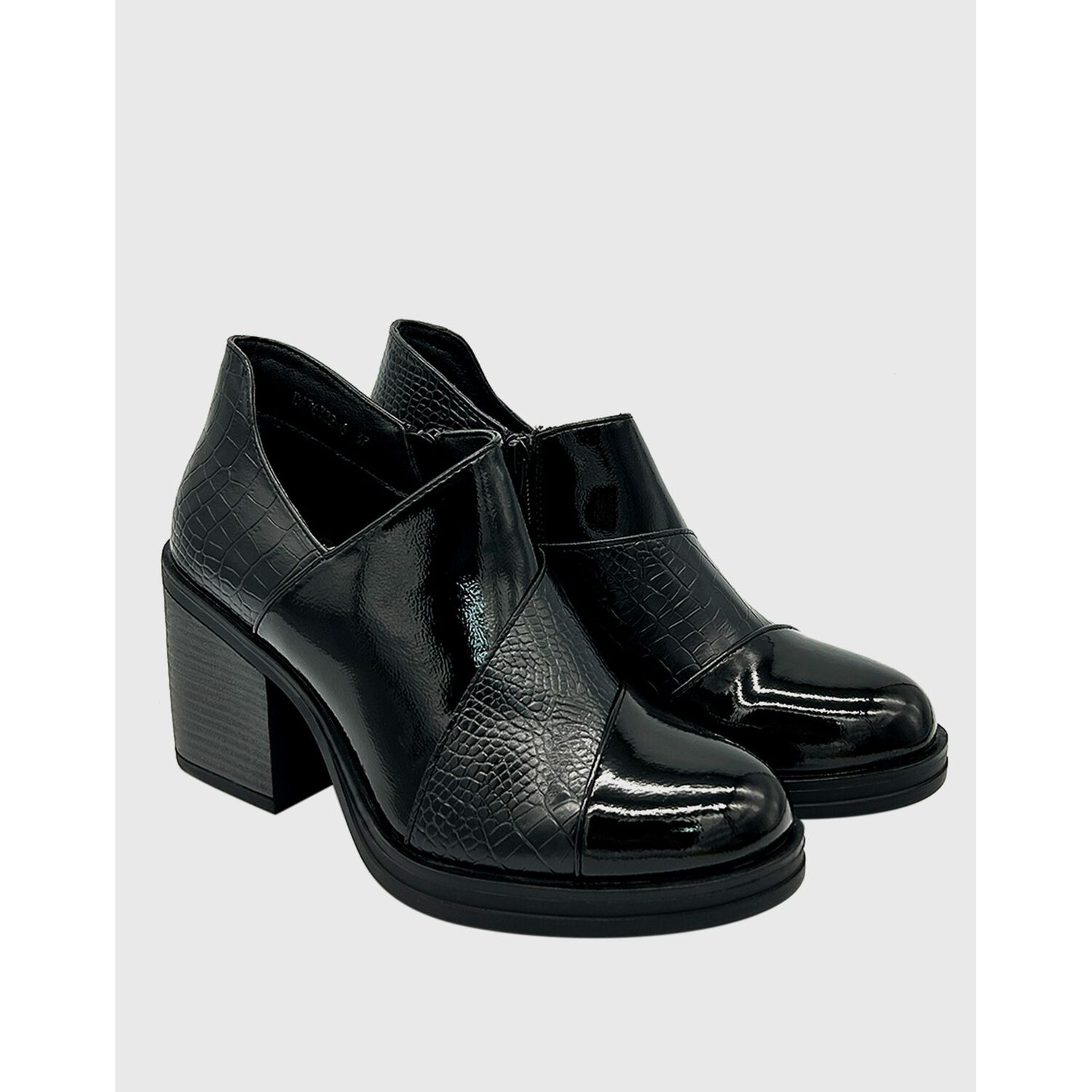 Botin Para Mujer Charol Con Taco Negro image number 2.0