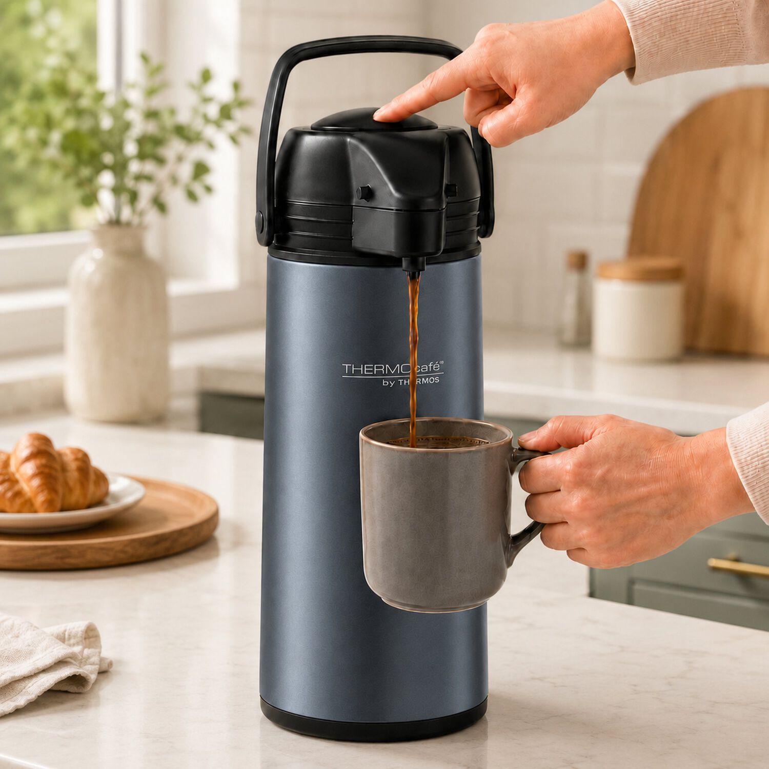Termo Sif&oacute;n De L&iacute;quidos Jado 1.9l Thermos 12h Hot & 24h Cold image number 5.0