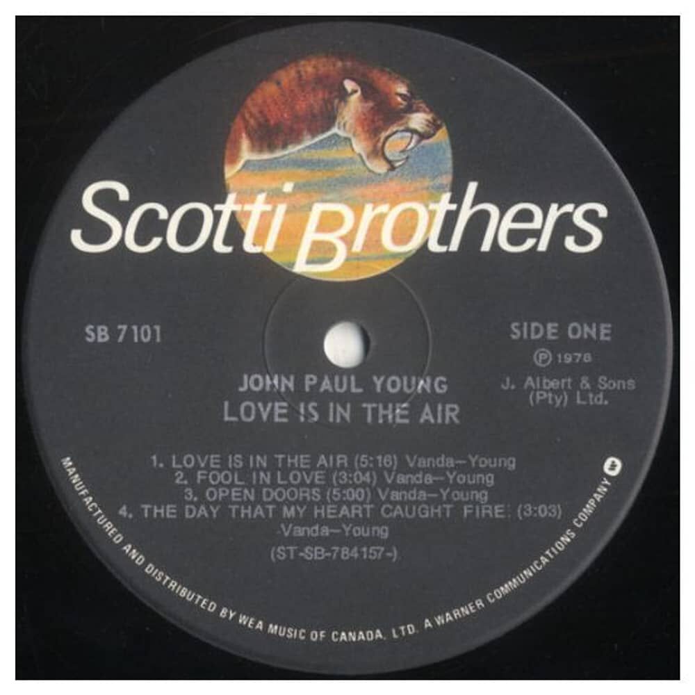 John Paul Young - Love Is In The Air | Vinilo Usado image number 1.0