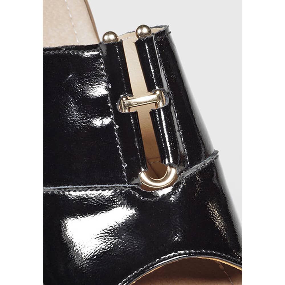 Sandalia Cuero Wilany Negro image number 5.0