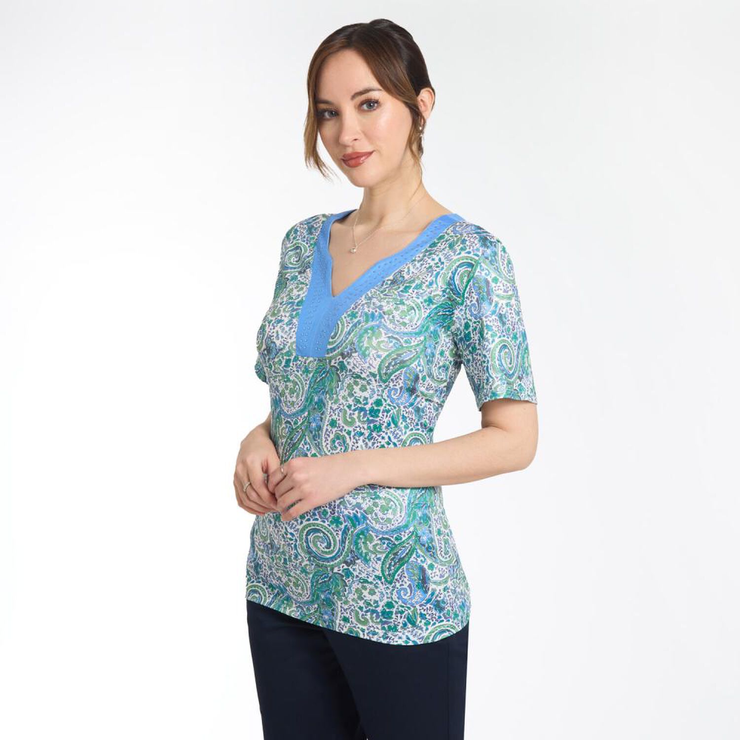Polera Full Print Manga Corta Cuello V Con Aplicaci&oacute;n Mujer Lesage image number 2.0