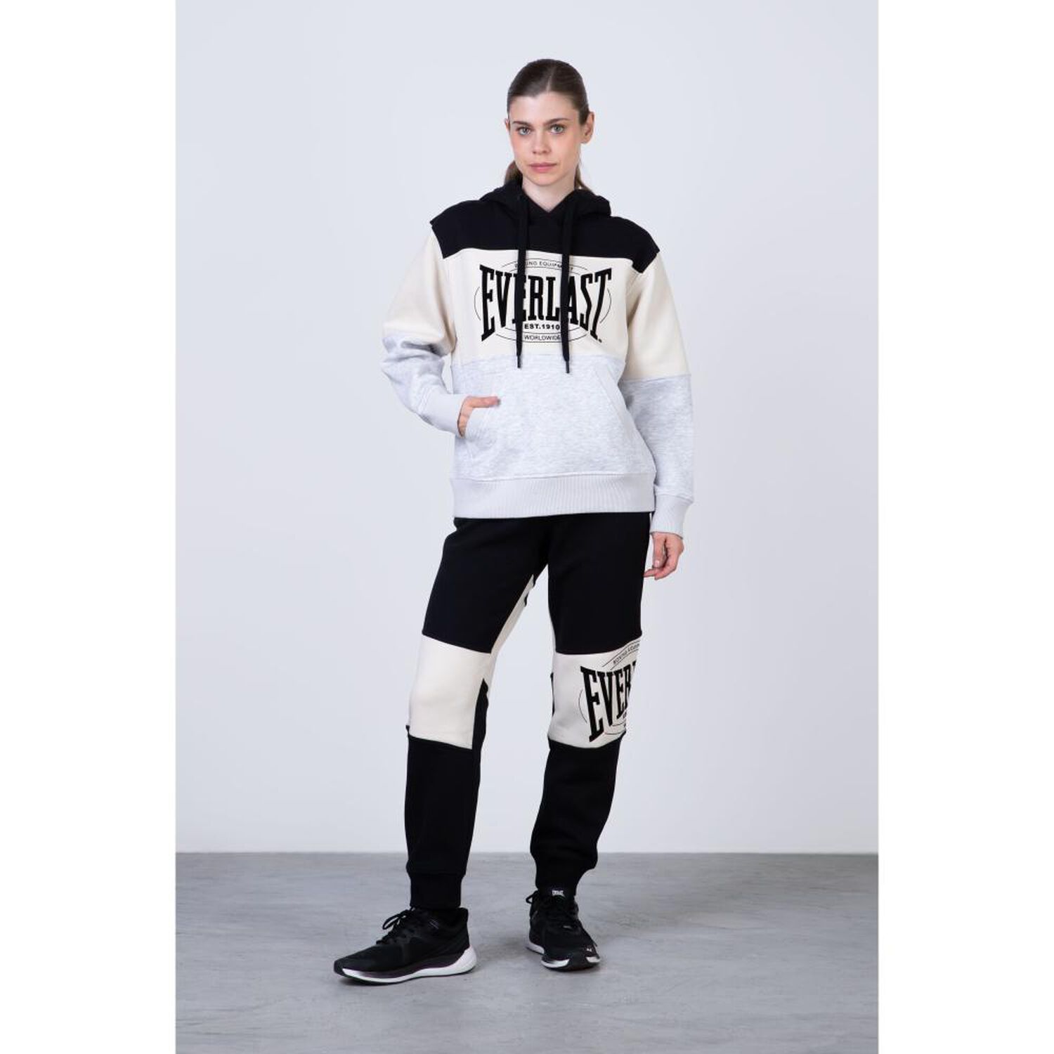 Poler&oacute;n Deportivo Mujer Hood Active Everlast image number 3.0