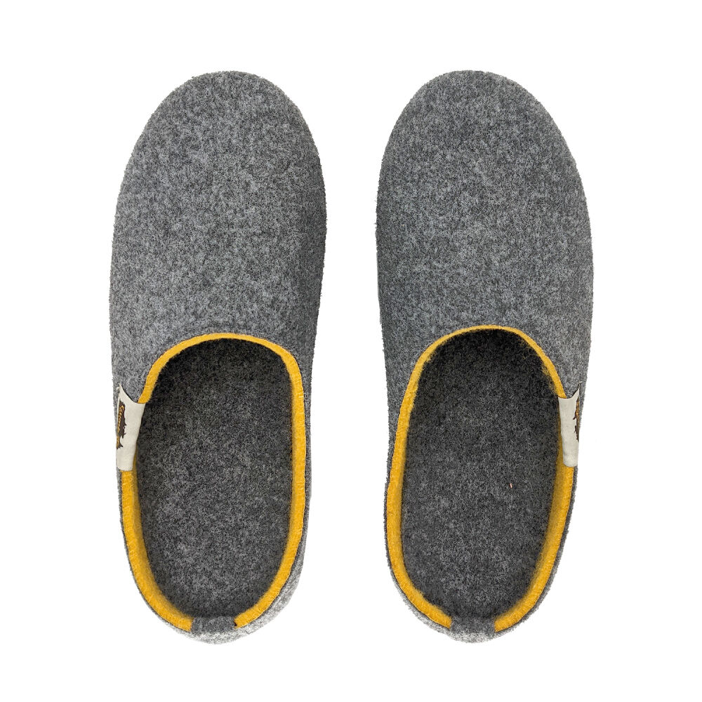 Pantufla Outback Slippers Grey & Curry Gumbies image number 1.0