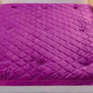 Cubre Colch&oacute;n Plush Acolchado 2 Plazas Morado