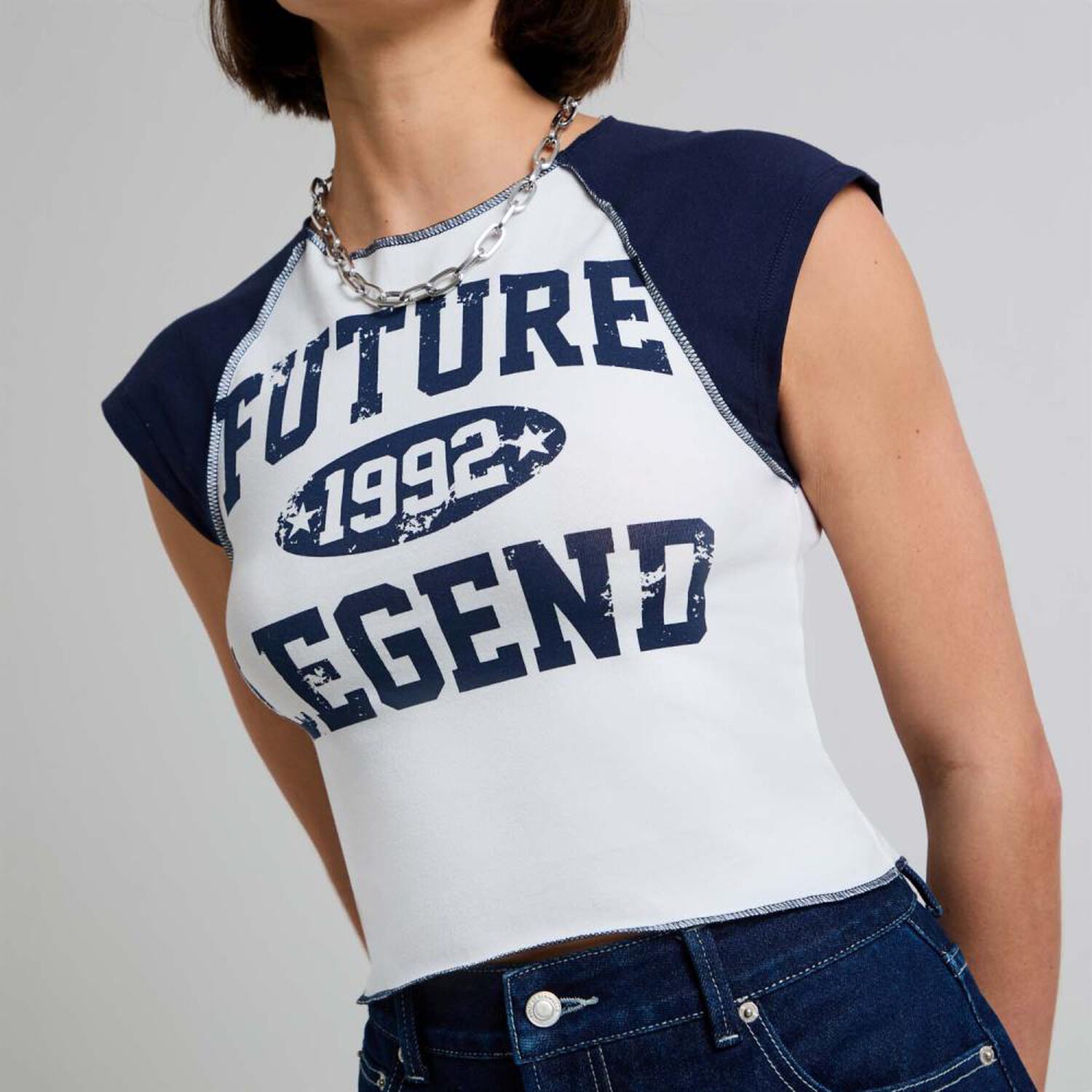 Polera College Manga Corta Cuello Redondo Mujer Rolly Go image number 4.0