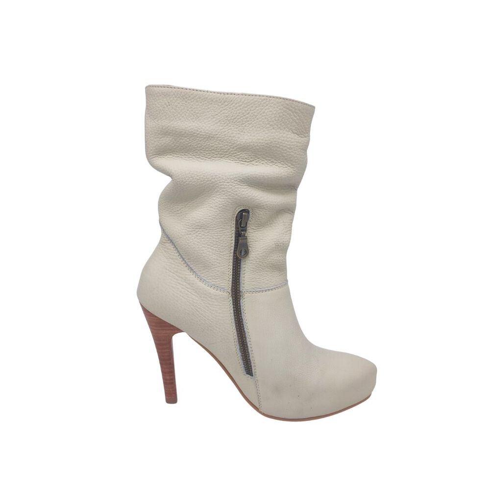 Bota Vilma Beige Cuero Pao Pecados image number 2.0
