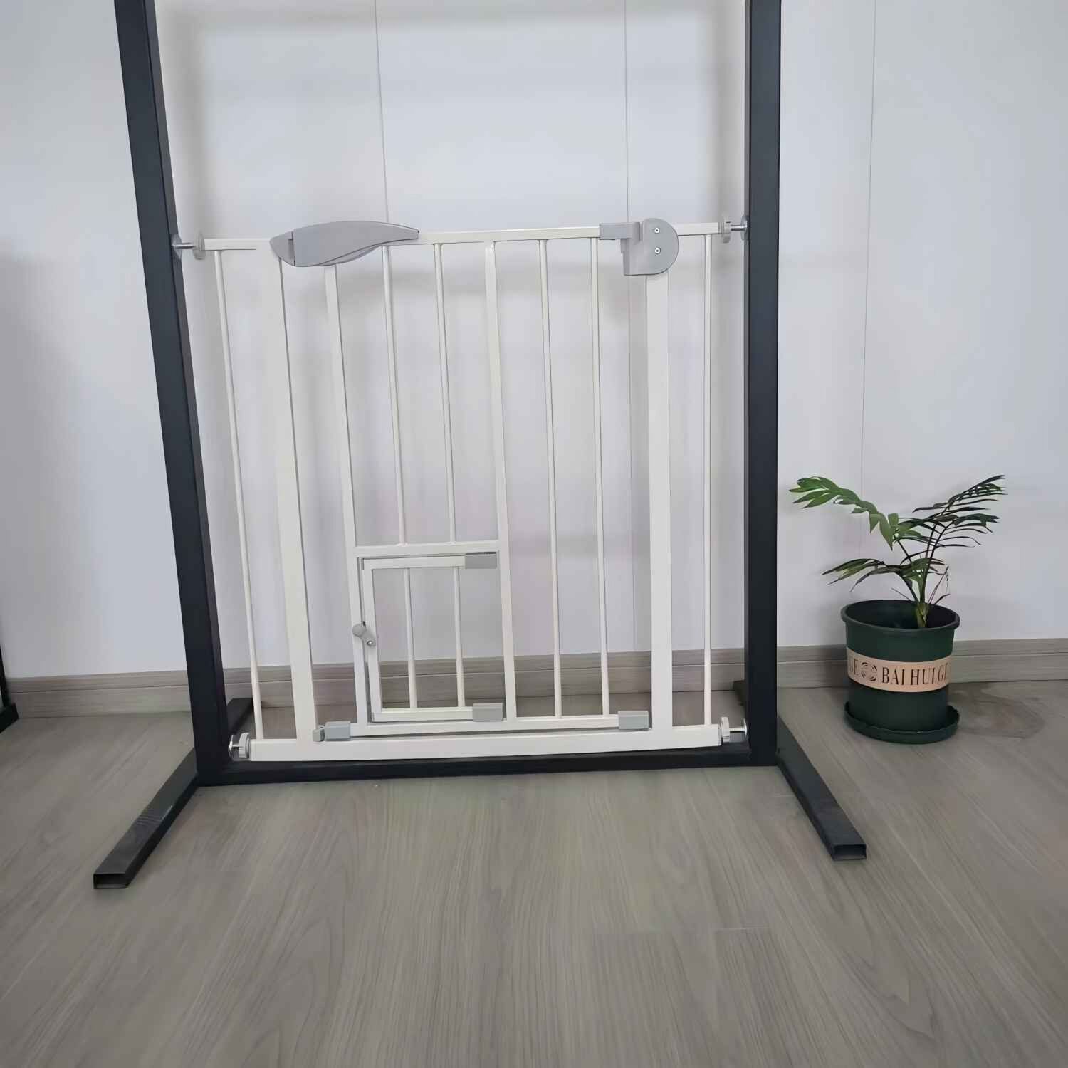 Reja De Seguridad Bebe Puerta Mascota Doble Seguro 75-82 Cm image number 8.0