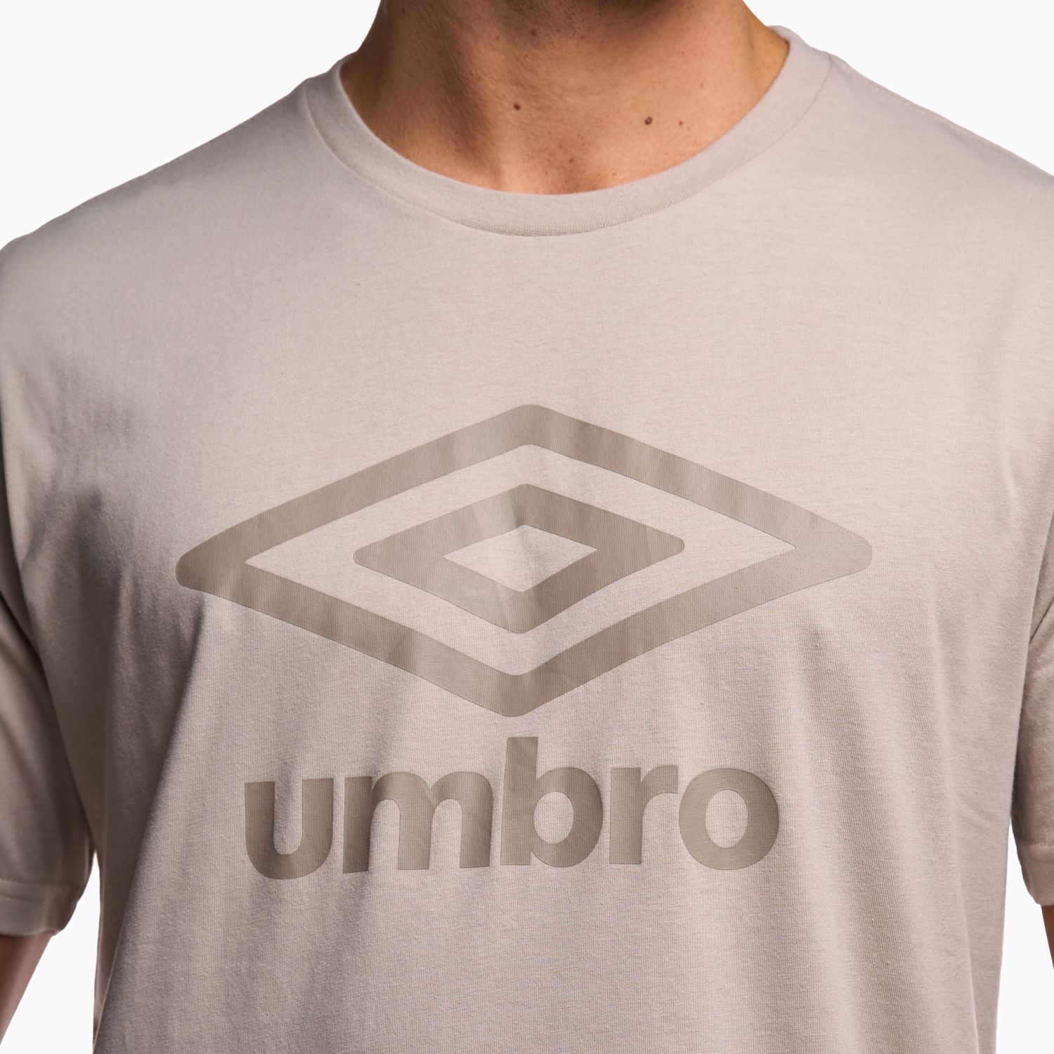 Polera Deportiva T-shirt Big Logo Umbro image number 3.0