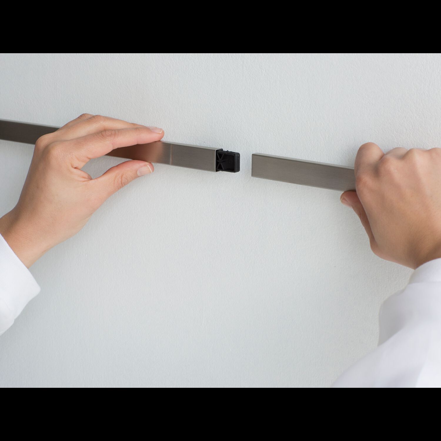 Barra Pared 60 Cm 7 Ganchos Matt Steel image number 2.0