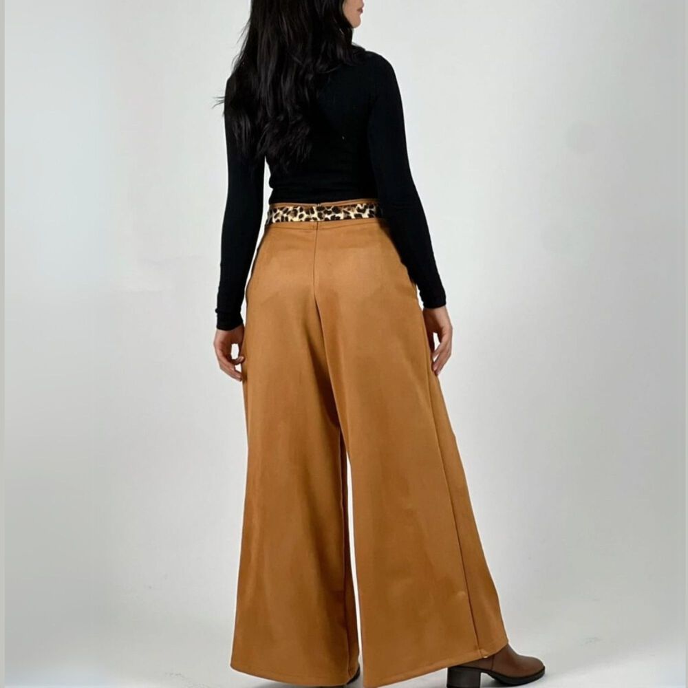 Pantalón De Gamuza image number 1.0