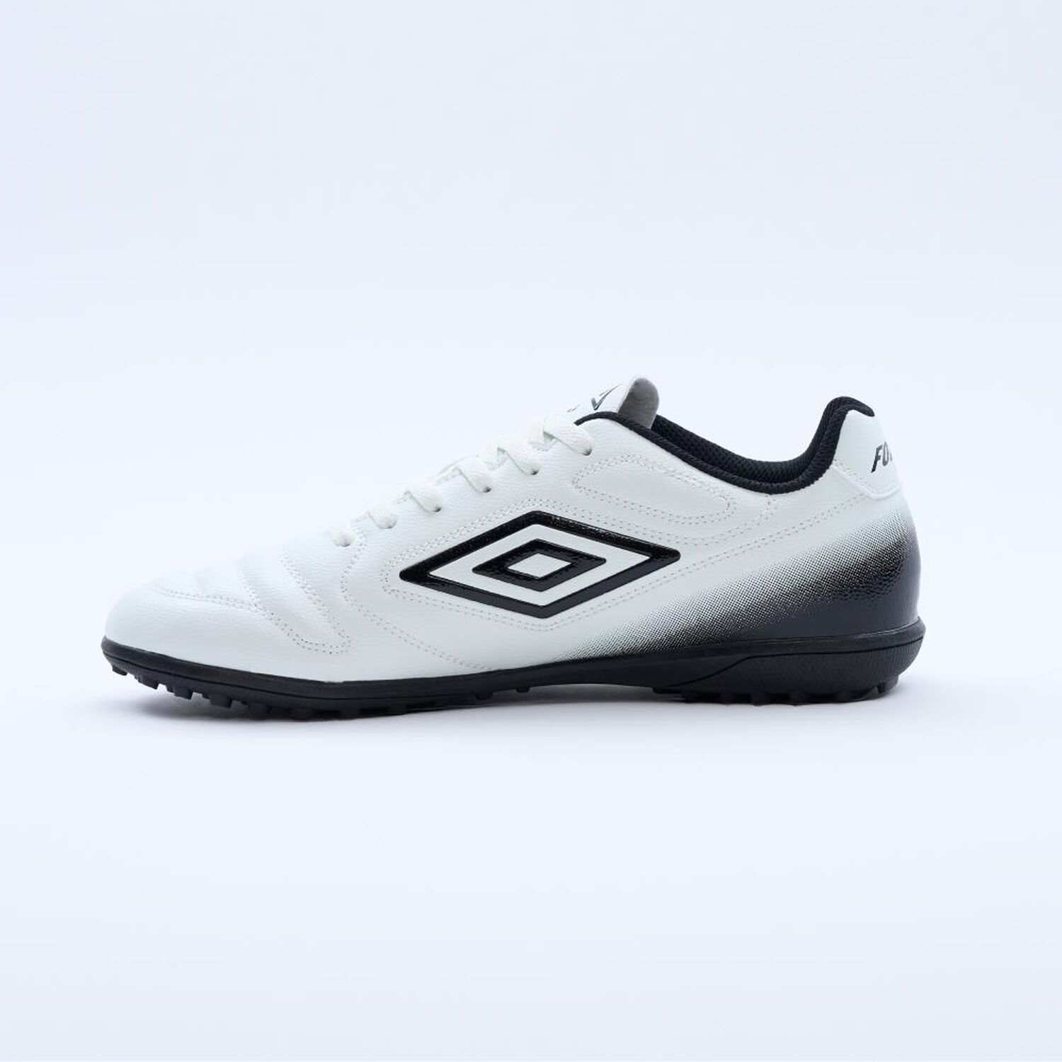 Zapatilla F&uacute;tbol Unisex Umbro Forza Iii Tf Blanco image number 1.0
