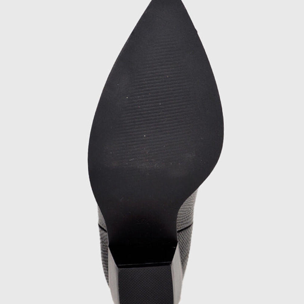 Bota Nabila Negro Tachas image number 5.0