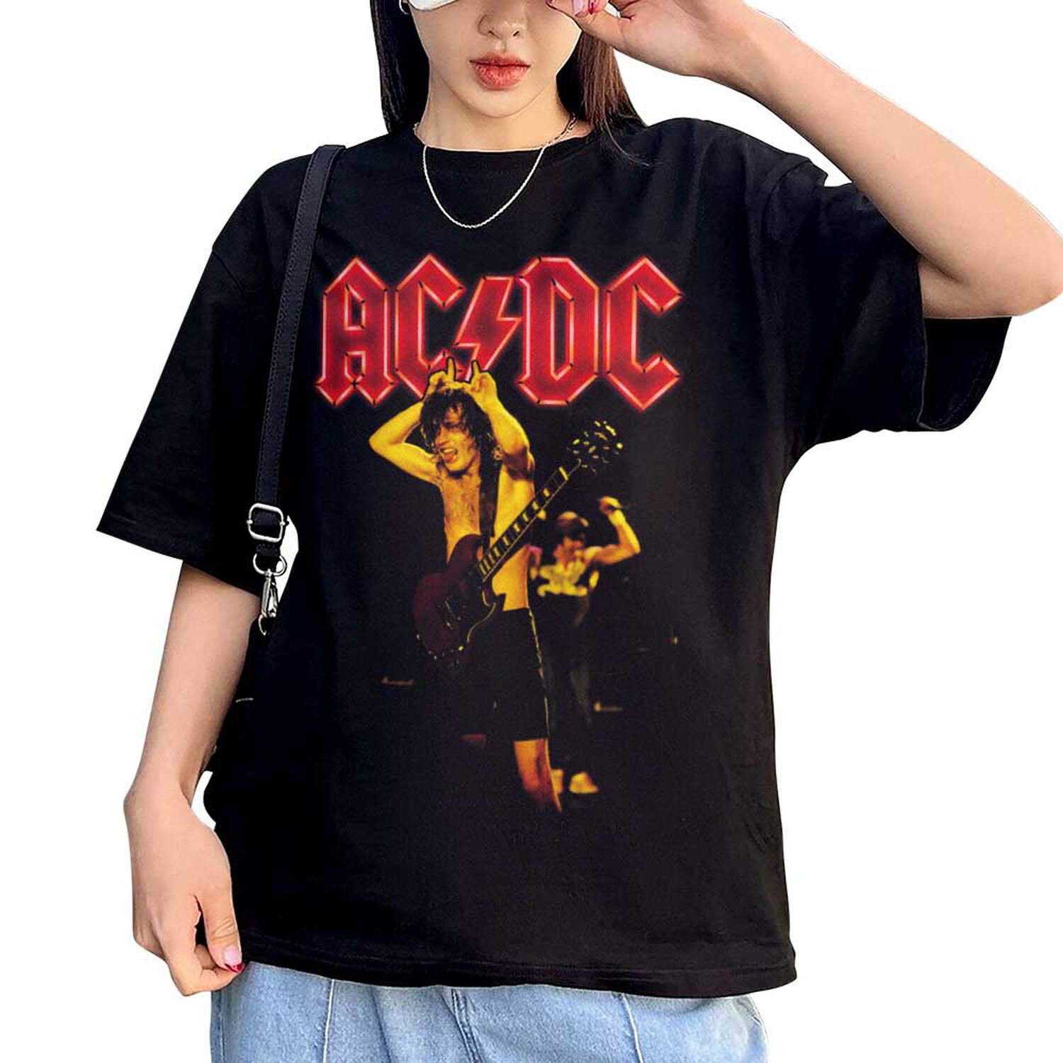 Polera Estampada Ac/dc Angus Live image number 1.0
