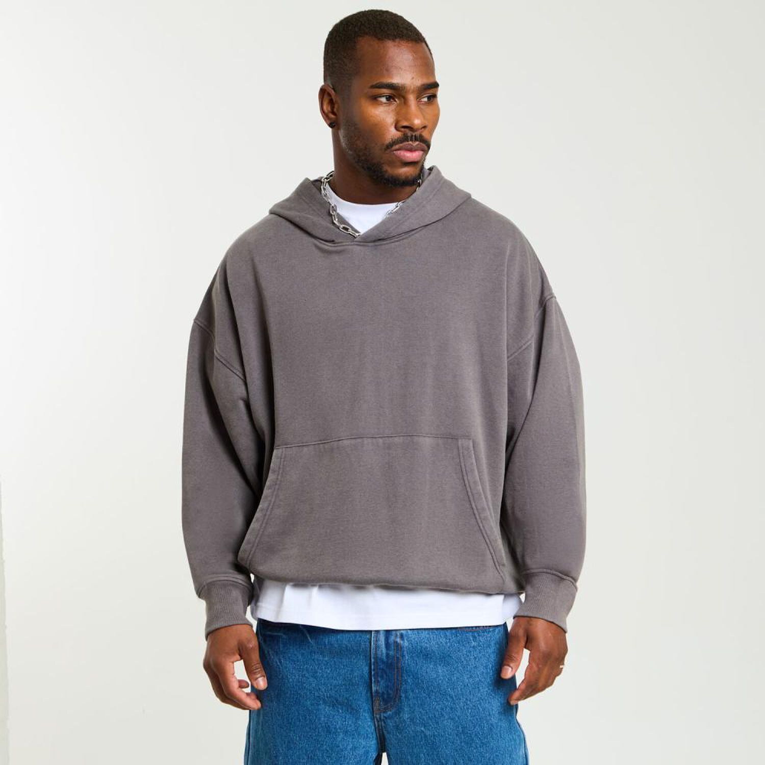 Poler&oacute;n Oversize Cuello Redondo Con Capucha Hombre Rolly Go image number 0.0