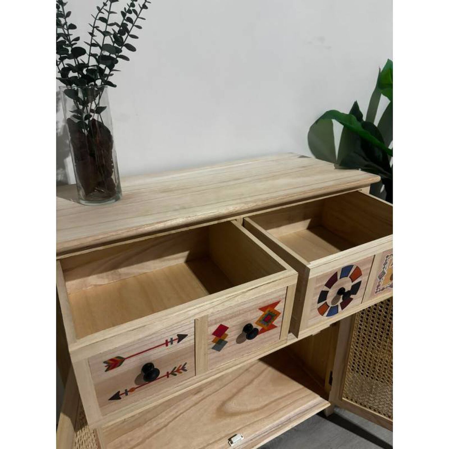 Arrimo De Madera Con Rat&aacute;n Natural 4 Cajones Y 2 Puertas image number 2.0