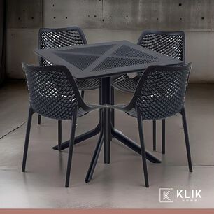 Mesa Restaurant 80x80 Polipropileno + 4 Sillas Air Berl&iacute;n - Negra