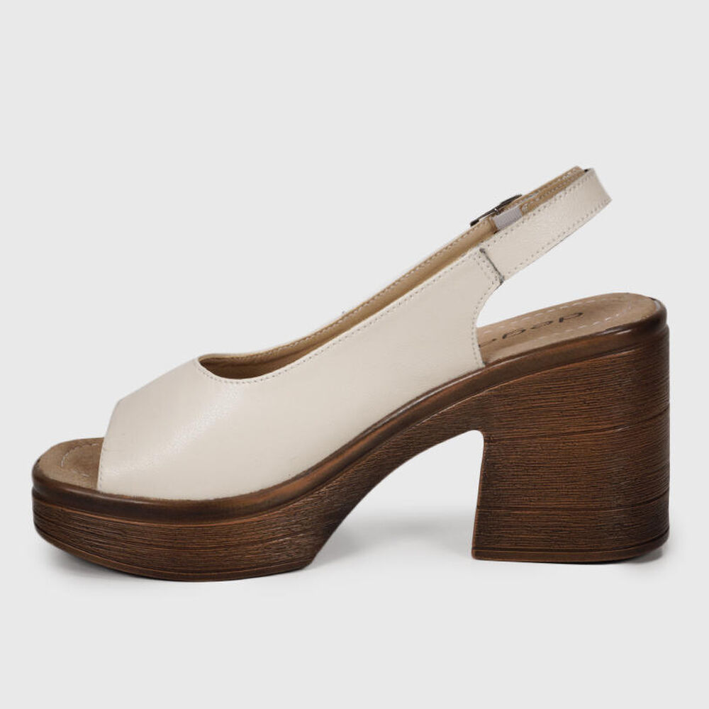 Sandalia Cuero Yanil Beige image number 4.0