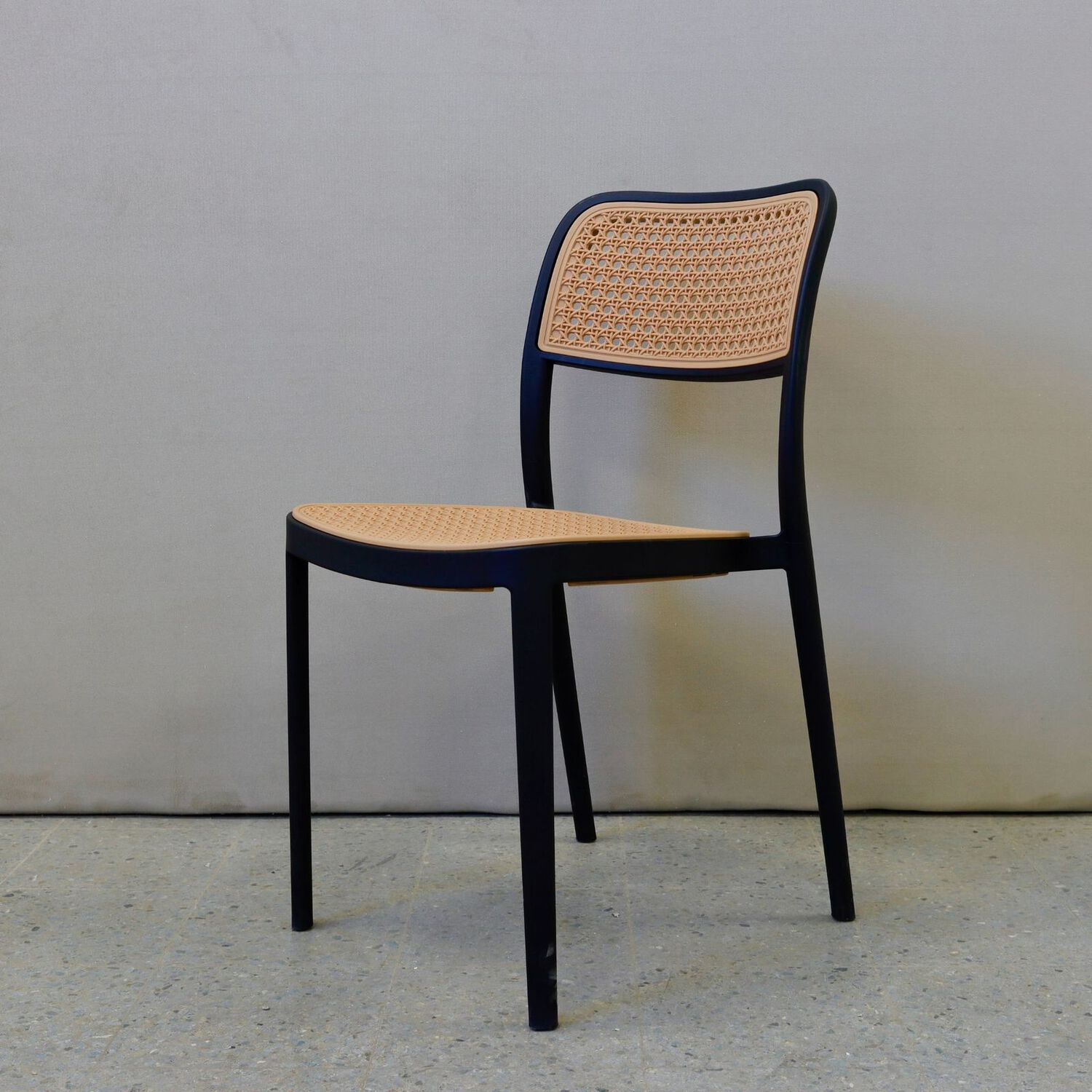 Silla De Terraza Hoffman De Polipropileno Con Respaldo Ergon&oacute;mico Apilable image number 1.0