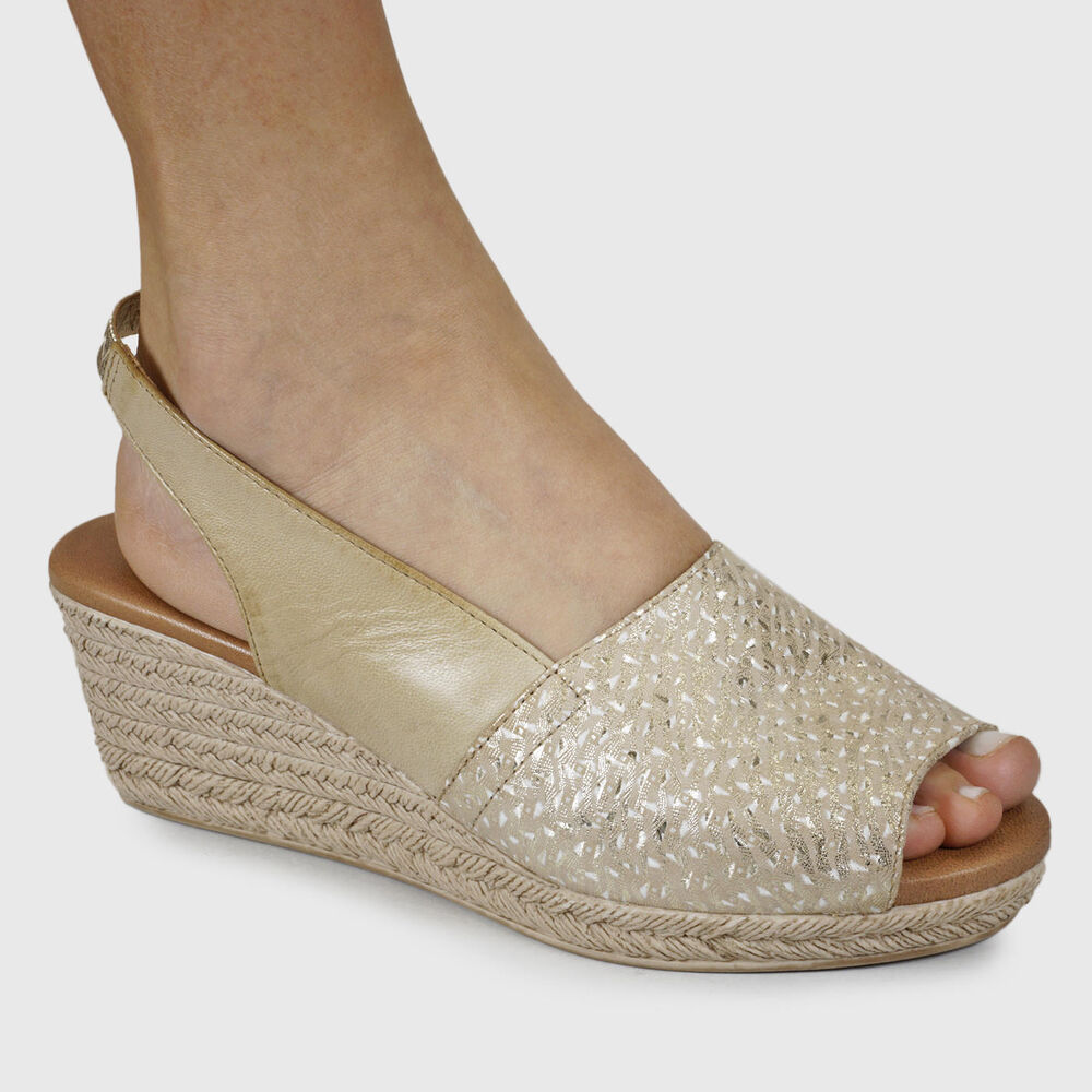 Sandalia Cuero Susanne Beige image number 7.0