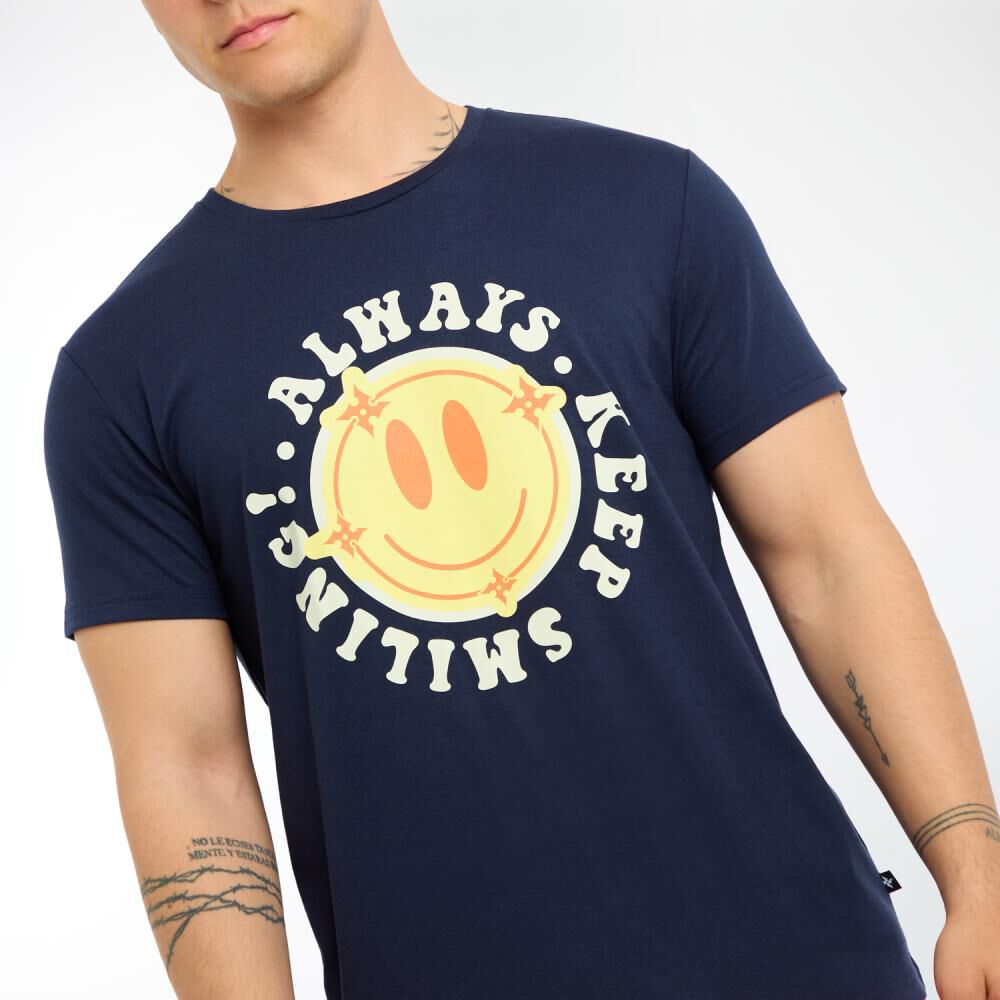 Polera Estampada Manga Corta Cuello Redondo Hombre Skuad image number 4.0