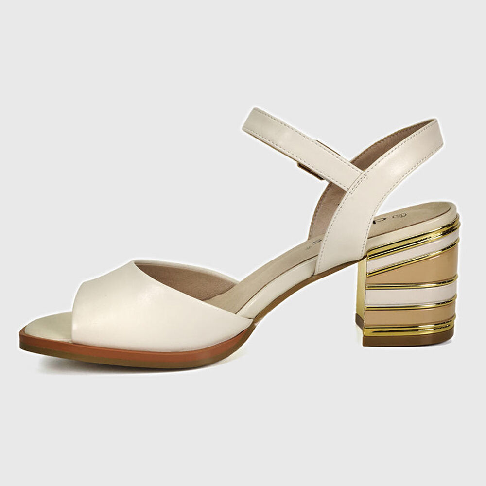 Sandalia Cuero Javi Blanco image number 3.0