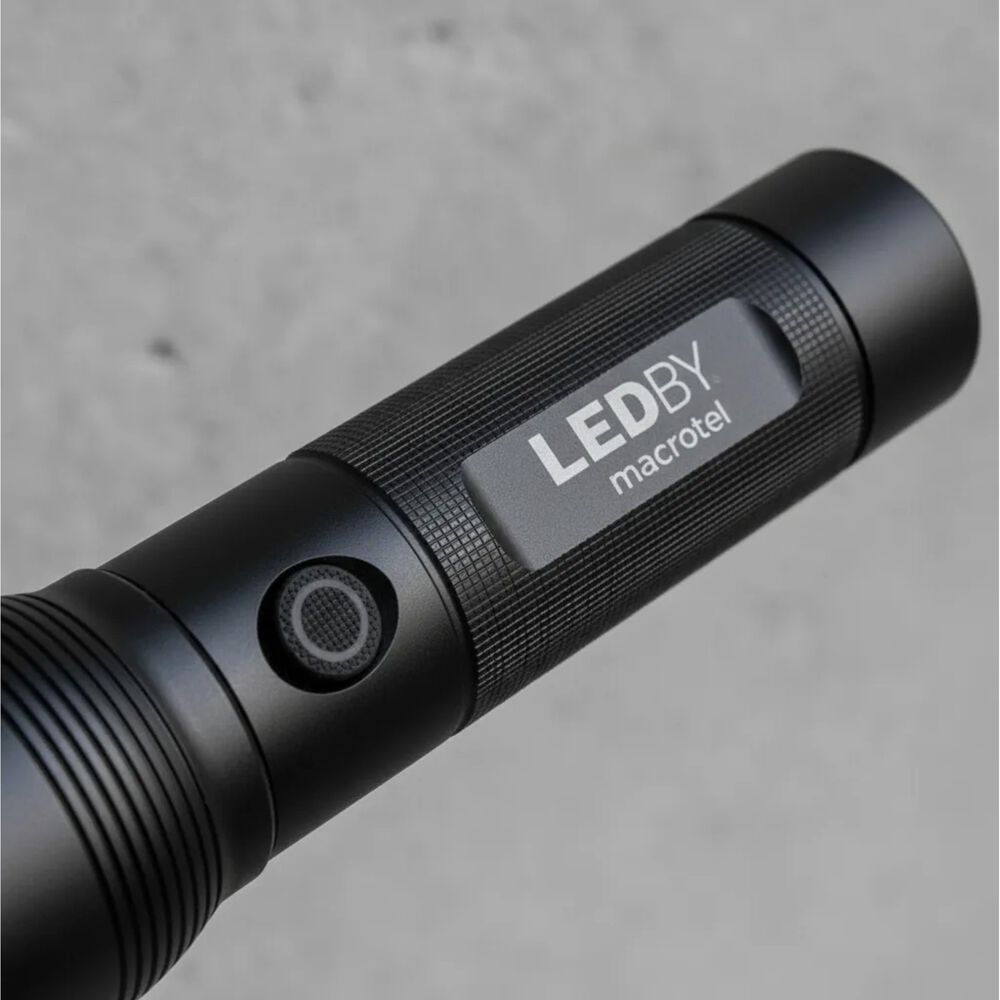 Linterna Led T&aacute;ctica Recargable 1600 L&uacute;menes image number 2.0