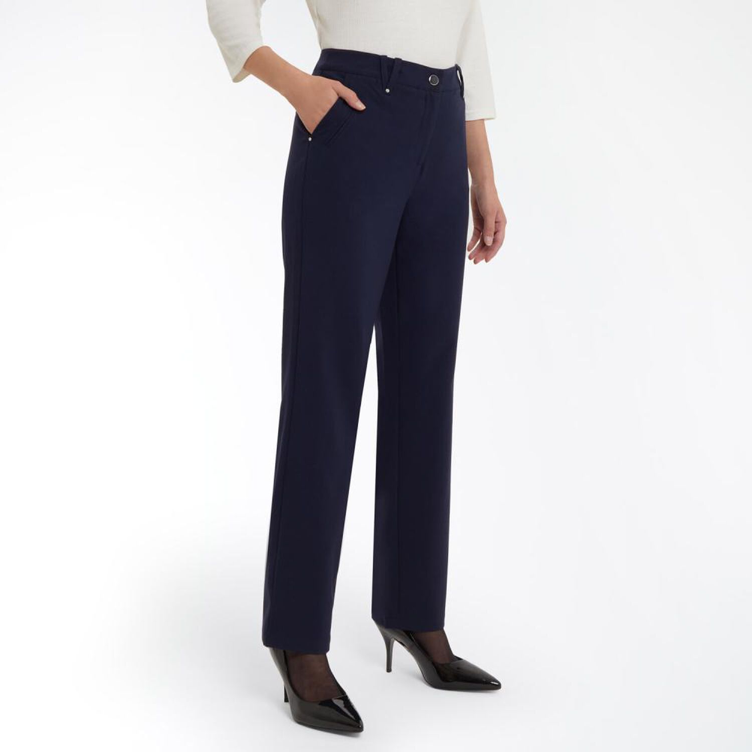 Pantal&oacute;n Cl&aacute;sico Con Bolsillos Tiro Medio Regular Mujer Lesage image number 2.0