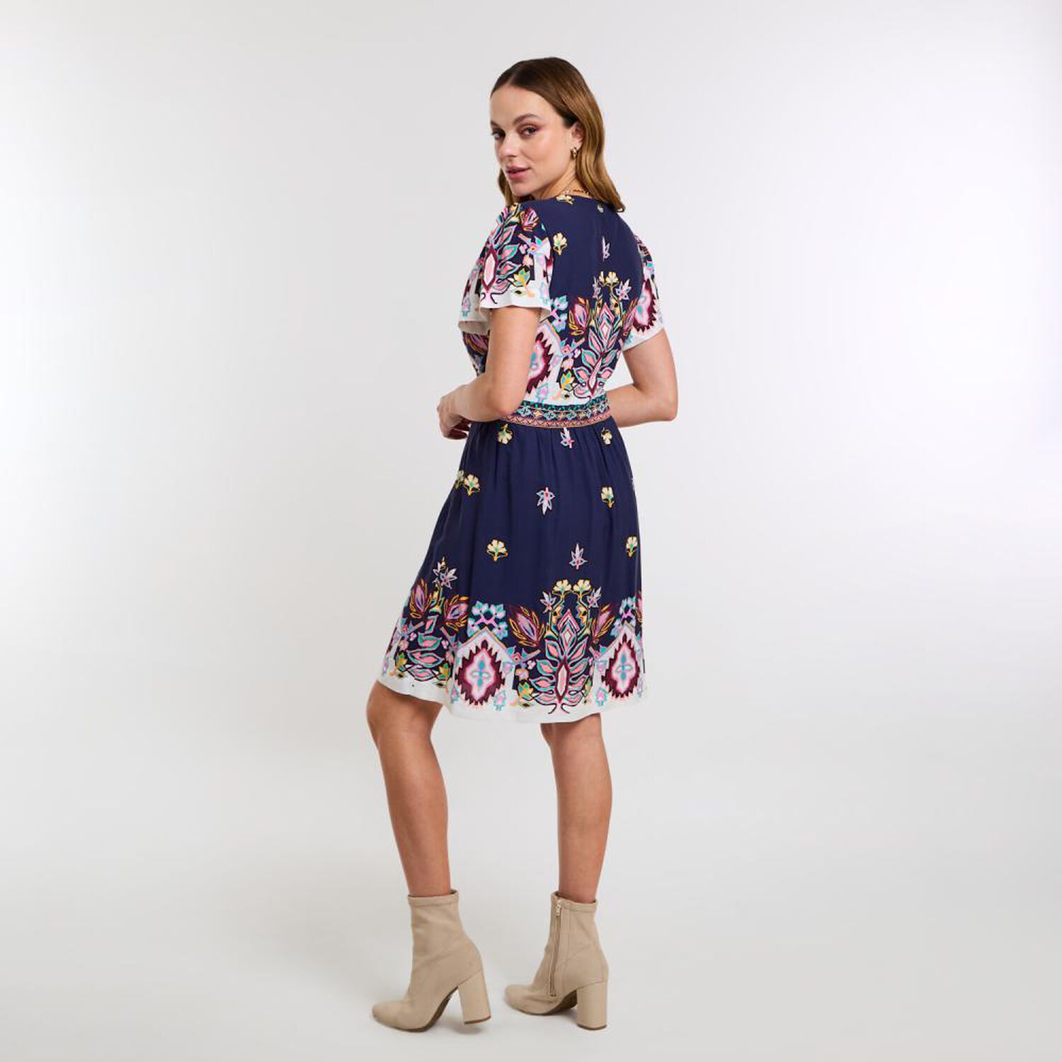Vestido Print Manga Corta Cuello V Mujer Kimera image number 3.0