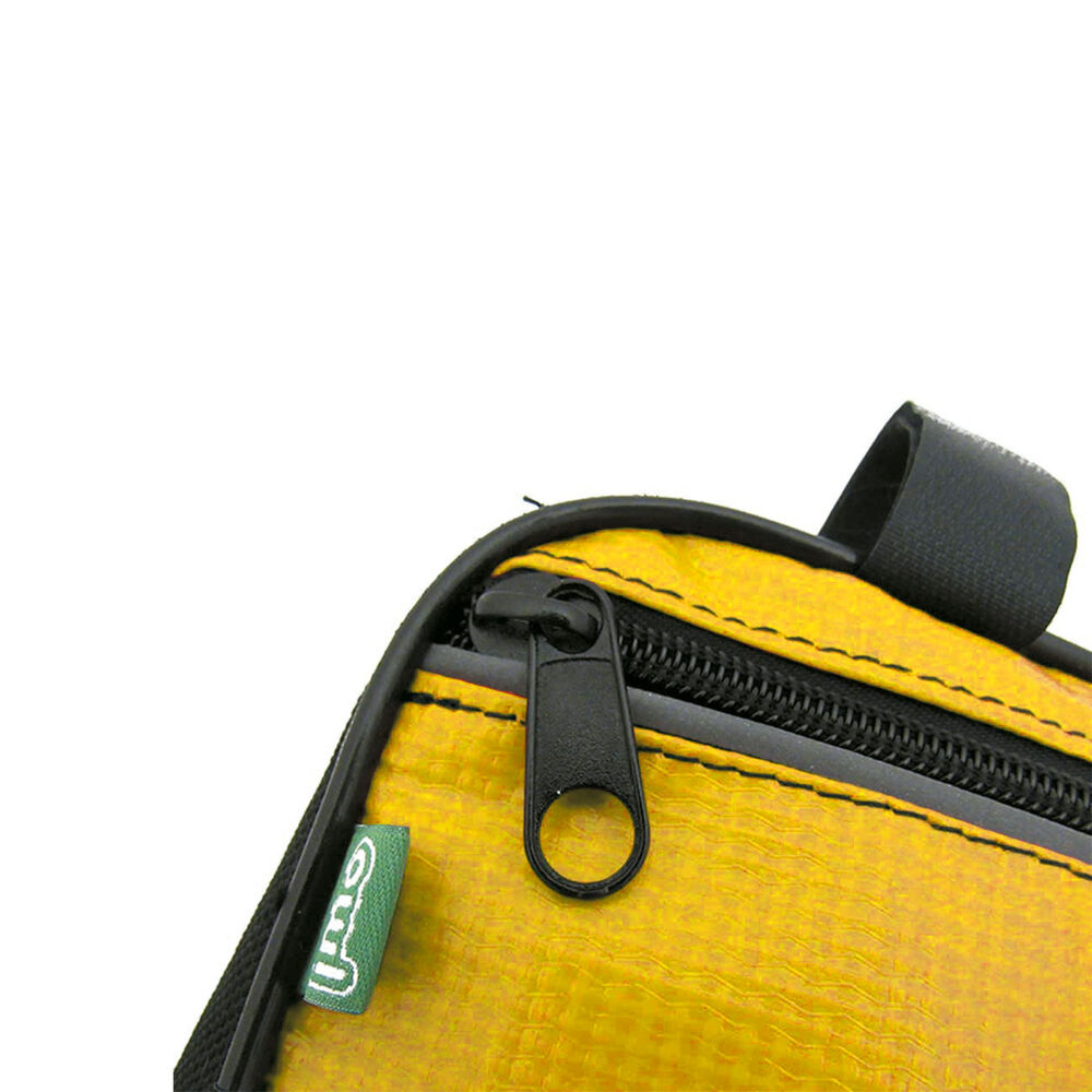Bolso Triángulo Impermeable Dos Posiciones Amarillo image number 1.0