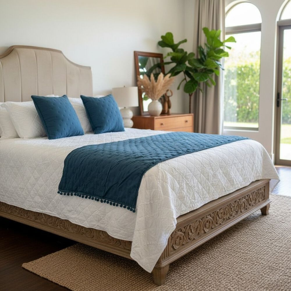 Set Piecera De Algod&oacute;n Con Pompones + 2 Cojines Decorativos image number 2.0