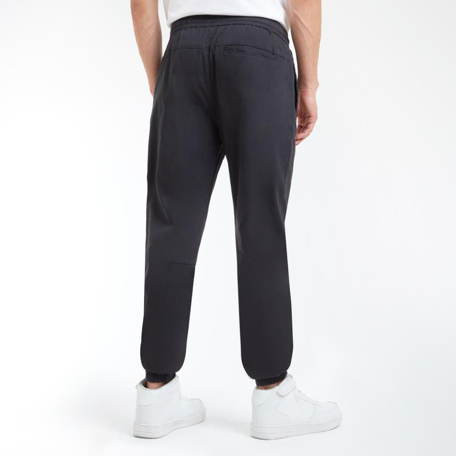 Pantal&oacute;n B&aacute;sico Tiro Medio Slim Hombre Skuad image number 3.0