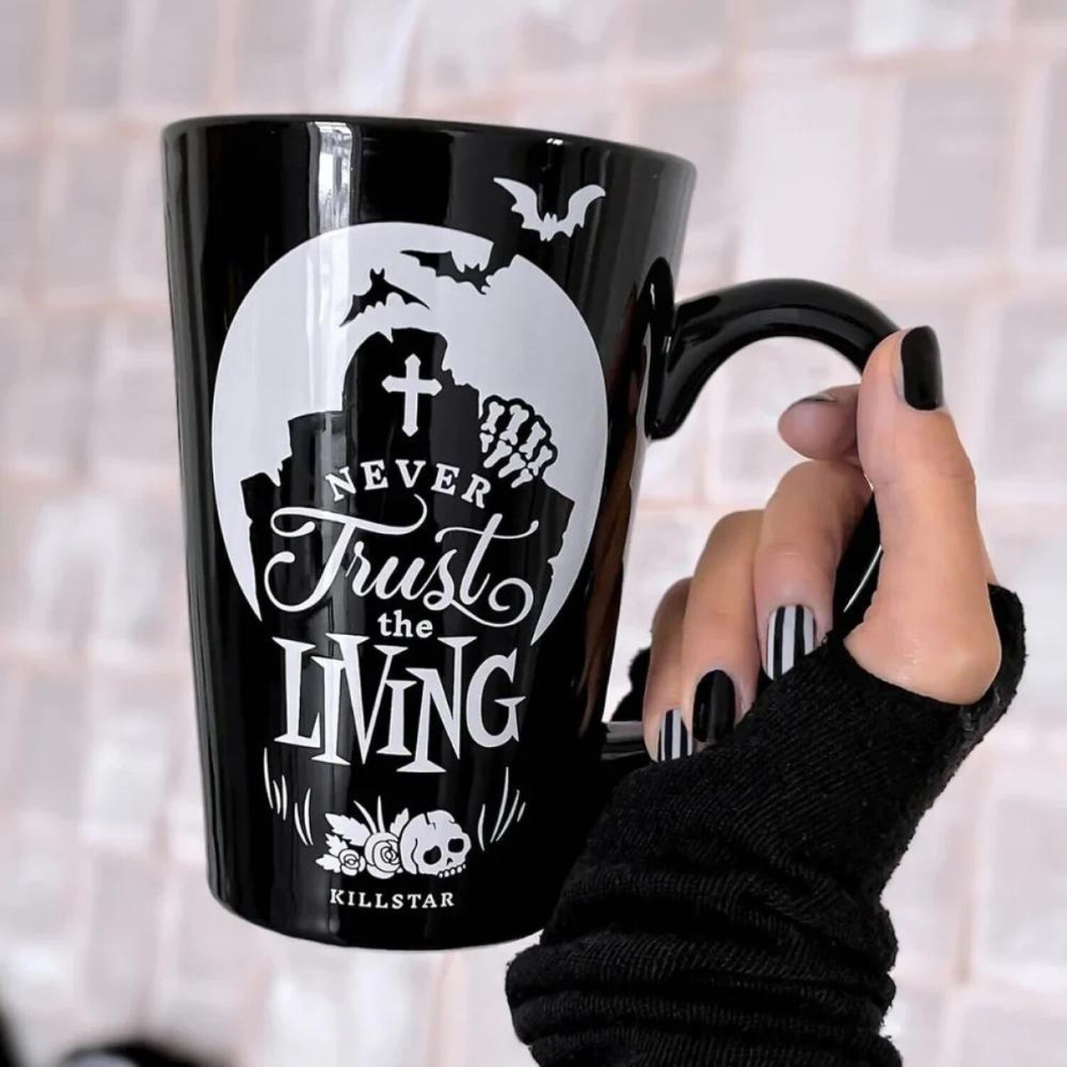 Taz&oacute;n Taza Cer&aacute;mica Never Trust The Living Kill Gothic image number 1.0