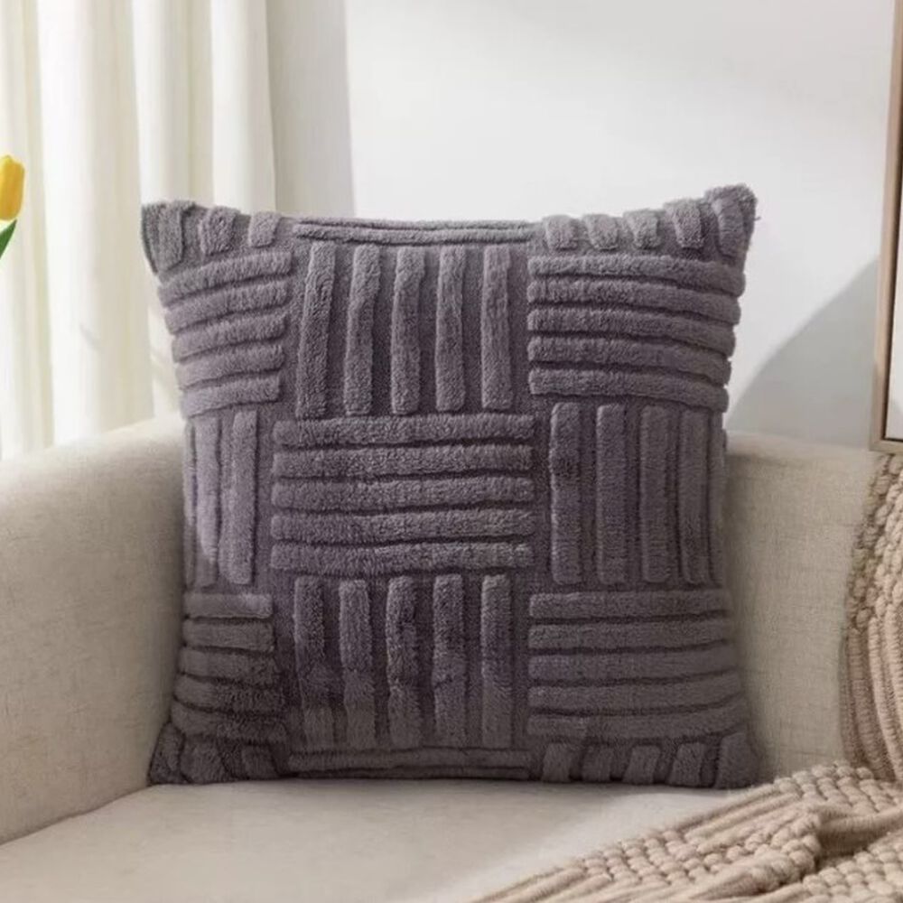 Funda Para Cojin Peludo Plush Medida 45x45cm Decoracion Morado image number 3.0